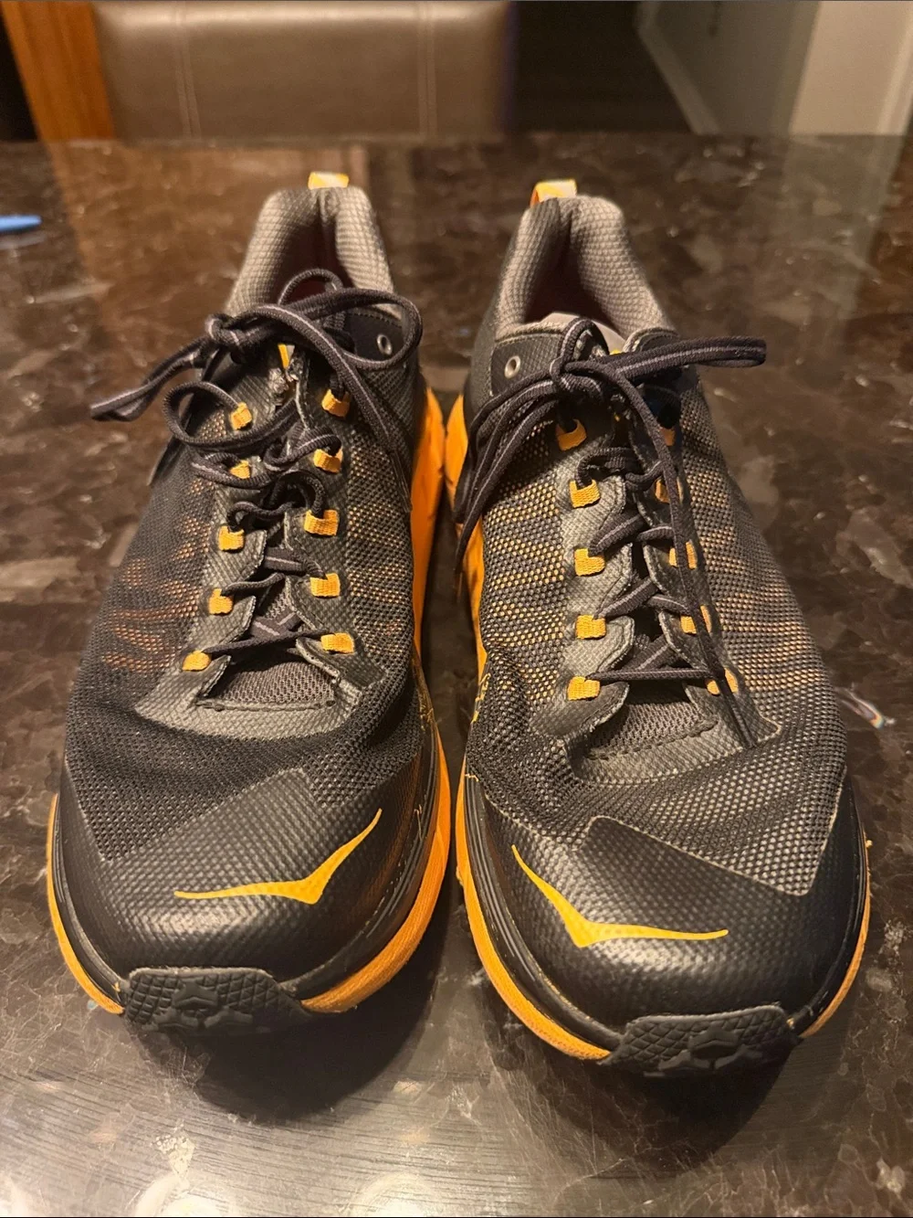 HOKA ONE ONE Challenger ATR 4 Trail Running Shoes Men’s Size 10 Black Orange